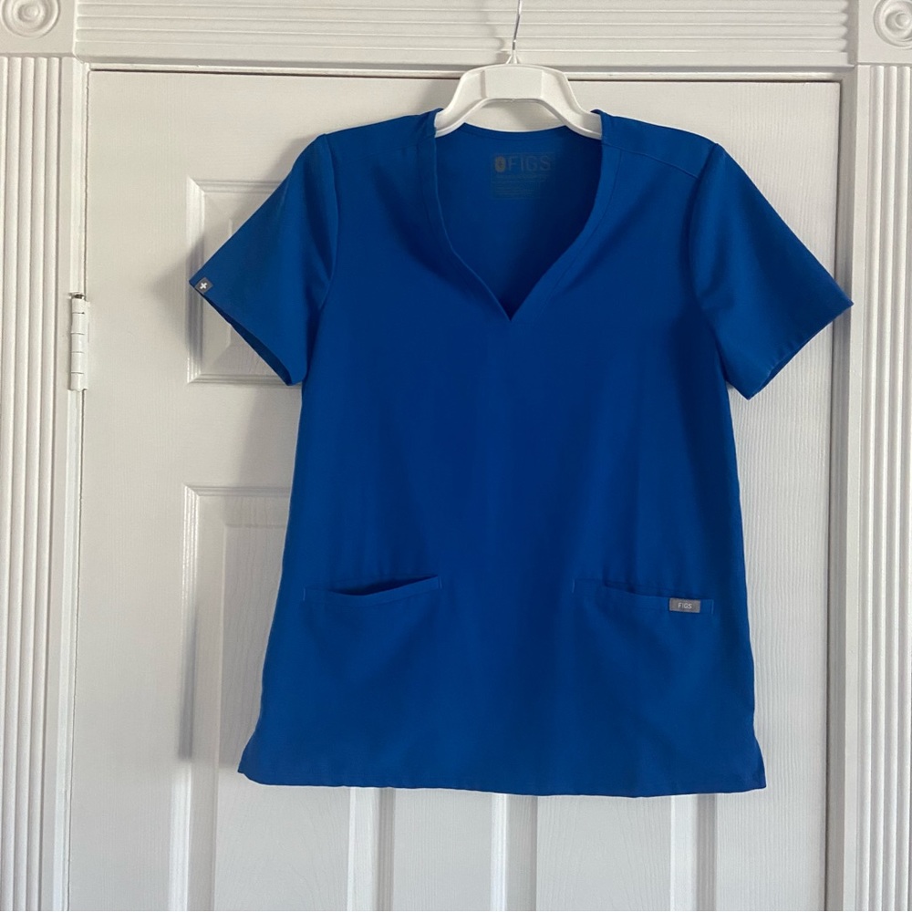 Figs technical collection v-neck scrub top great condition women’s size small
